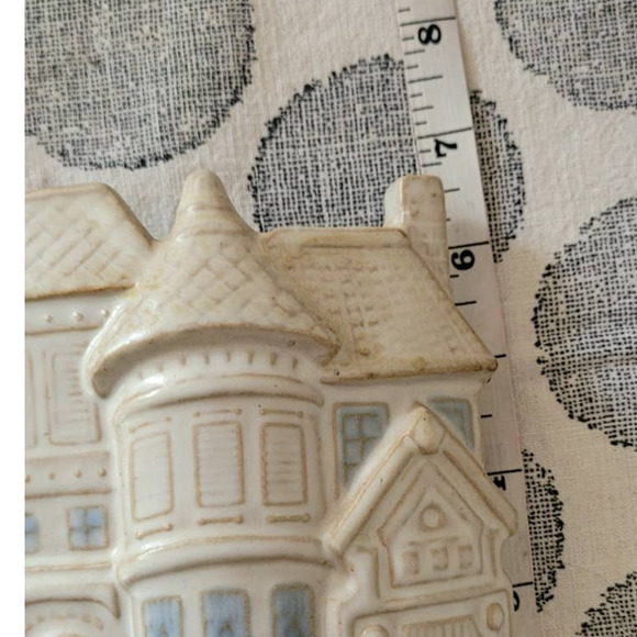 Counterpoint San Francisco Vintage Ceramic Townhouse Vase - Picture 7 of 8